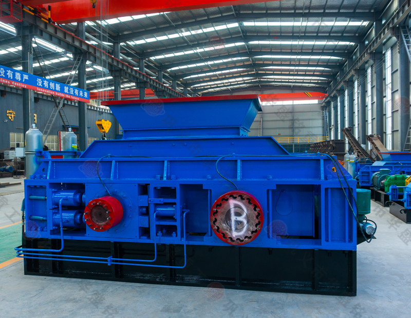 砂石廠需要什么設(shè)備，出料1-3mm對輥破碎機廠家