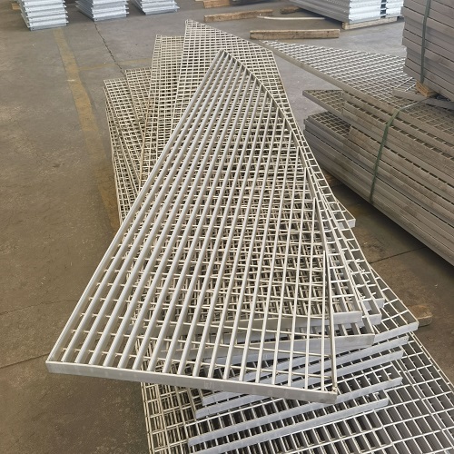 石化行業(yè)鋼格板防火方案：阻燃涂層如何選擇？