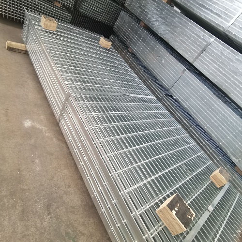 鋼格柵材質怎么挑？一文讀懂碳鋼、不銹鋼的優(yōu)劣勢