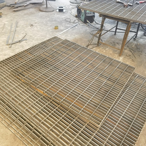 鋼格板是怎么做到防滑又安全的？