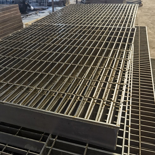 鋼格板現(xiàn)場切割要注意哪些細節(jié)