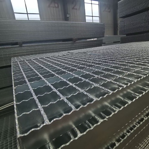 鋼格板在橋梁橋面鋪設中的表現(xiàn)