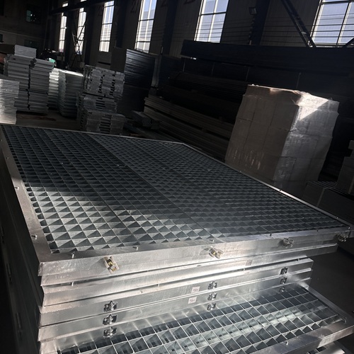 鋼格板選型別只看價(jià)格，這4個(gè)硬指標(biāo)才關(guān)鍵