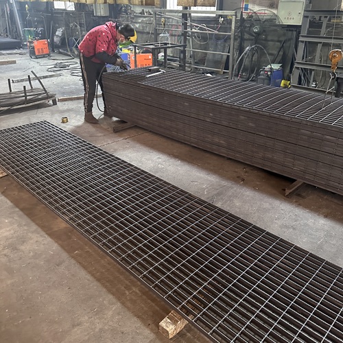 鋼格板在工業(yè)平臺中的4大應(yīng)用優(yōu)勢